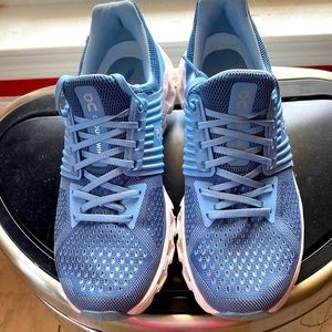 Mint condition! “ON CLOUD” W8